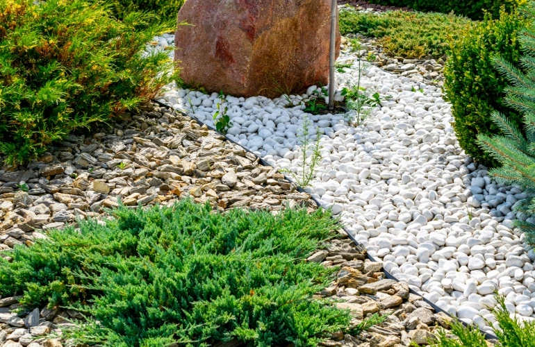 kamienie ozdobne w ogrodzie